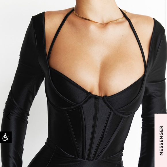 sweetheart neckline with underwired cups to support long slim-fitting sleeves - Picture 4 of 5